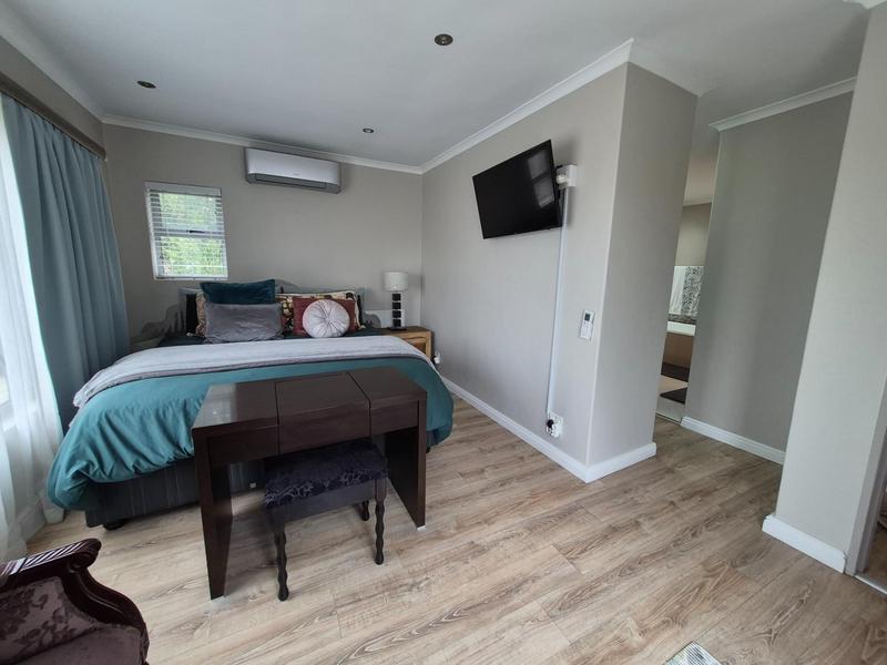To Let 4 Bedroom Property for Rent in Oude Westhof Western Cape